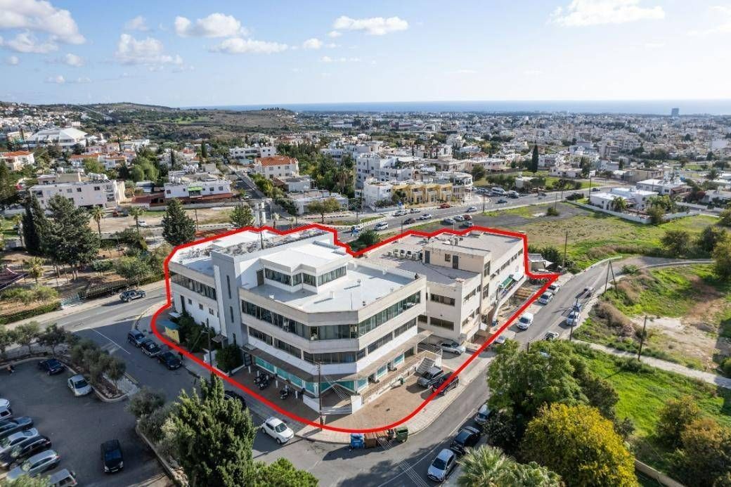 Коммерческая недвижимость в Пафосе, Кипр, 2 847 м2 - фото 1
