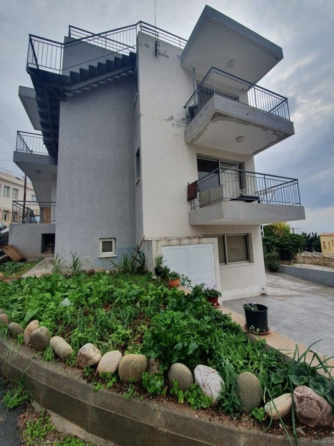 Коммерческая недвижимость в Пафосе, Кипр, 240 м2 - фото 1