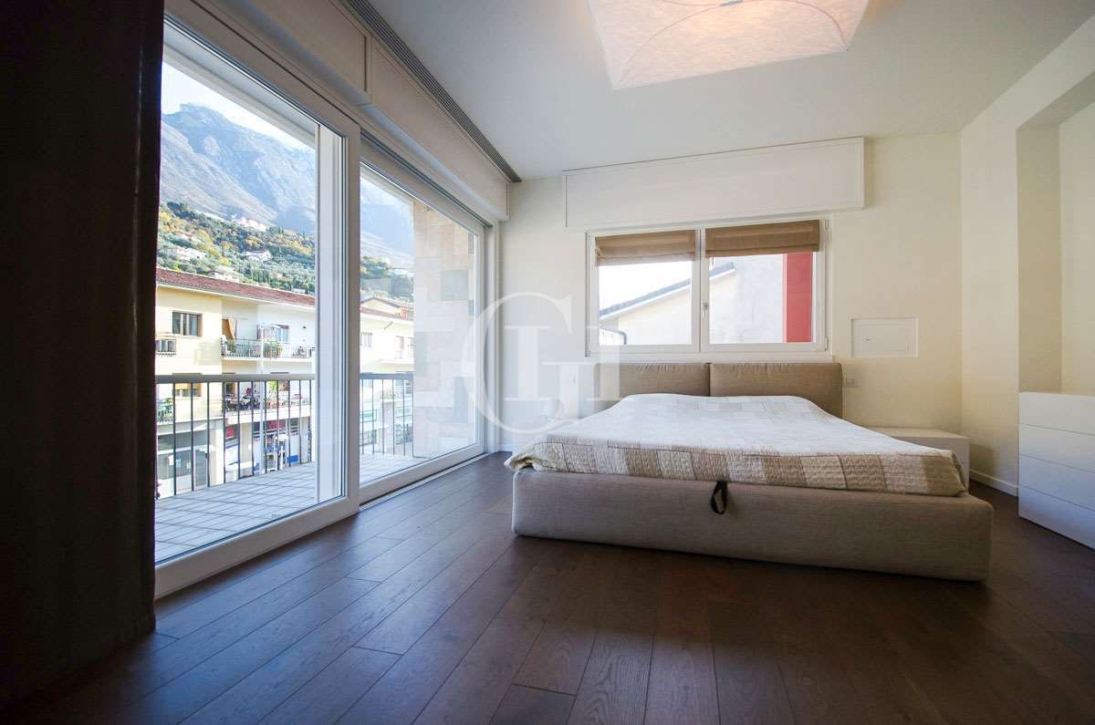 Пентхаус у озера Гарда, Италия, 130 м² - фото 14