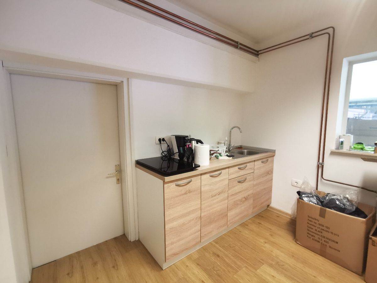 Магазин в Словень-Градеце, Словения, 2 056.5 м² - фото 8