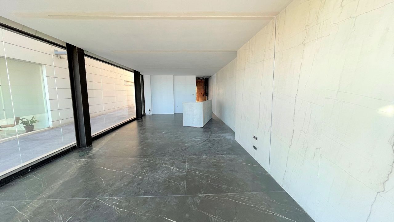 Коммерческая недвижимость в Алькудии, Испания, 100 м² - фото 1