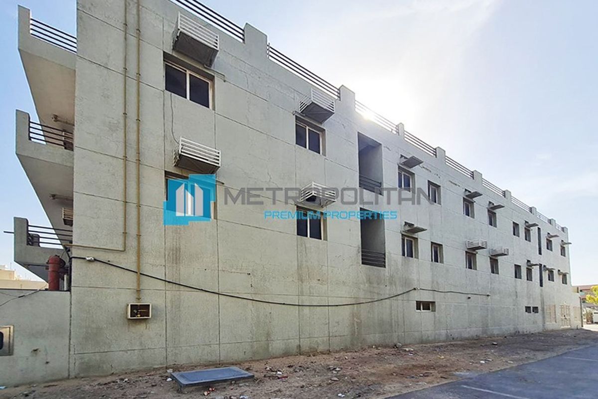 Доходный дом в Дубае, ОАЭ, 6 073 м² - фото 1