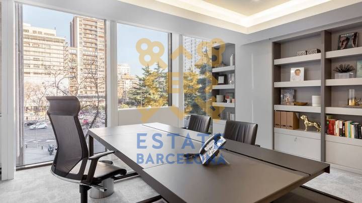 Коммерческая недвижимость в Барселоне, Испания, 408 м2 - фото 1