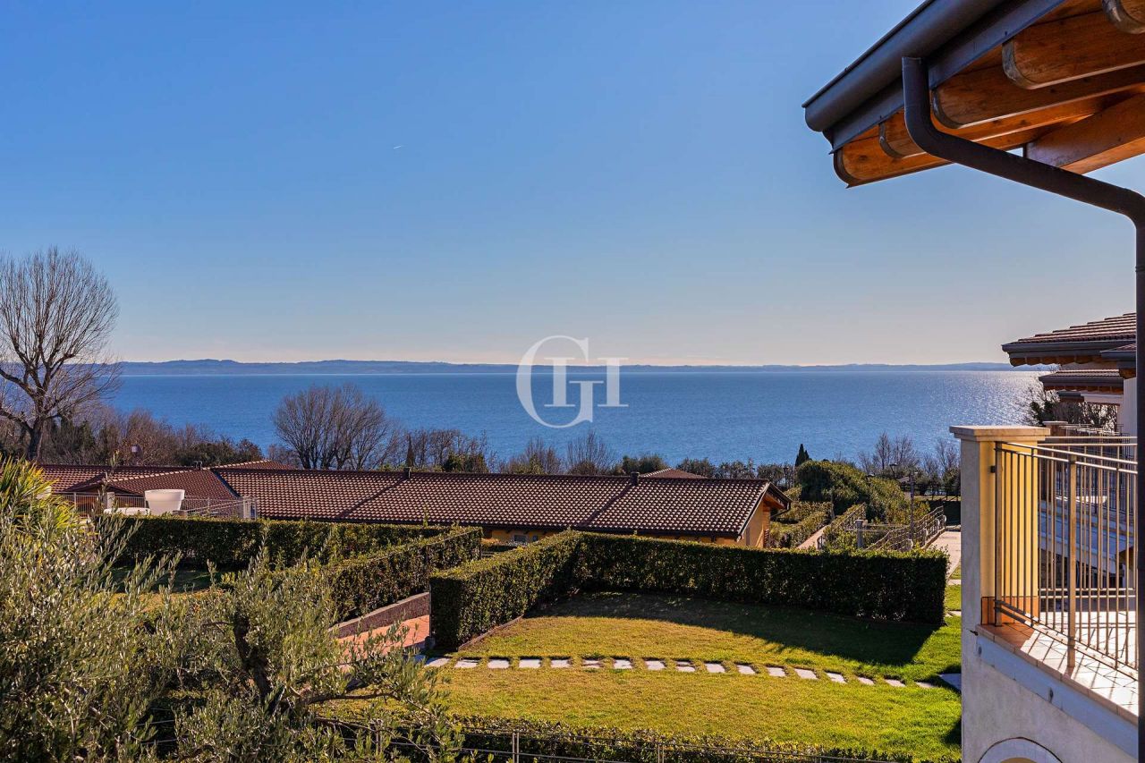 Апартаменты у озера Гарда, Италия, 80 м² - фото 2