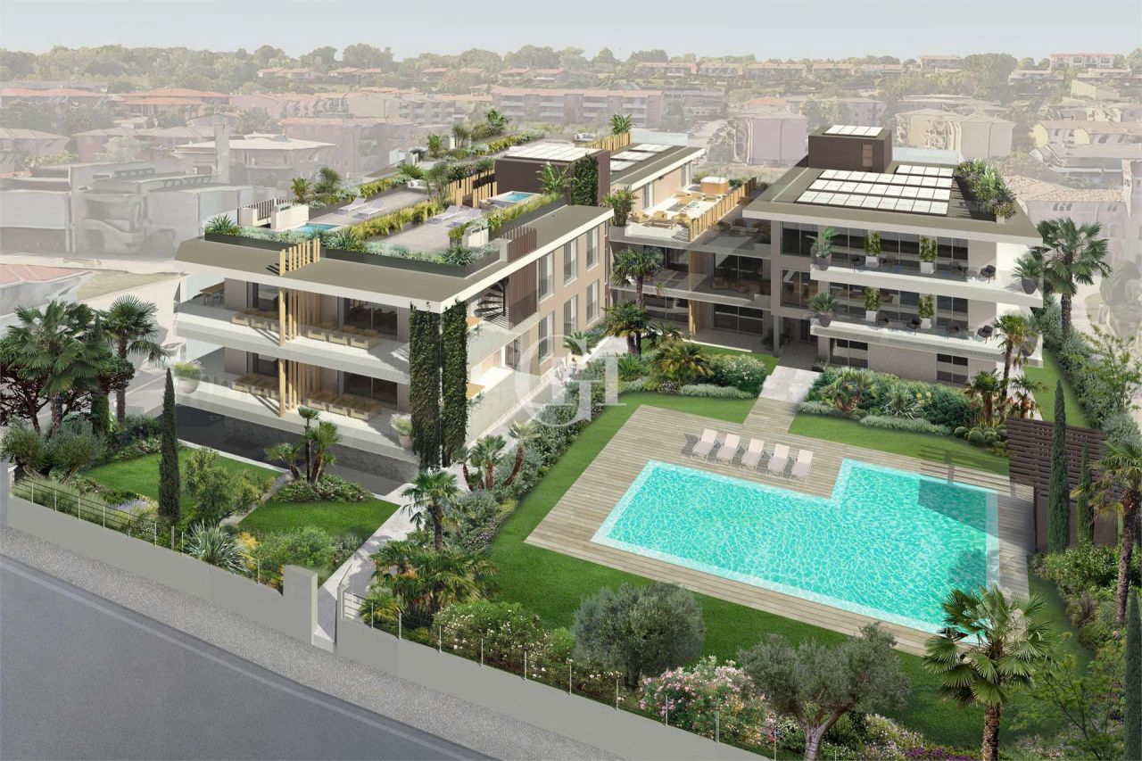 Пентхаус у озера Гарда, Италия, 201 м² - фото 2