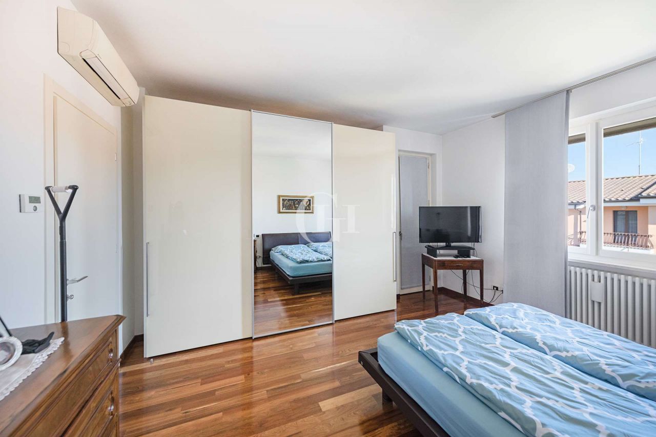 Вилла у озера Гарда, Италия, 180 м² - фото 8