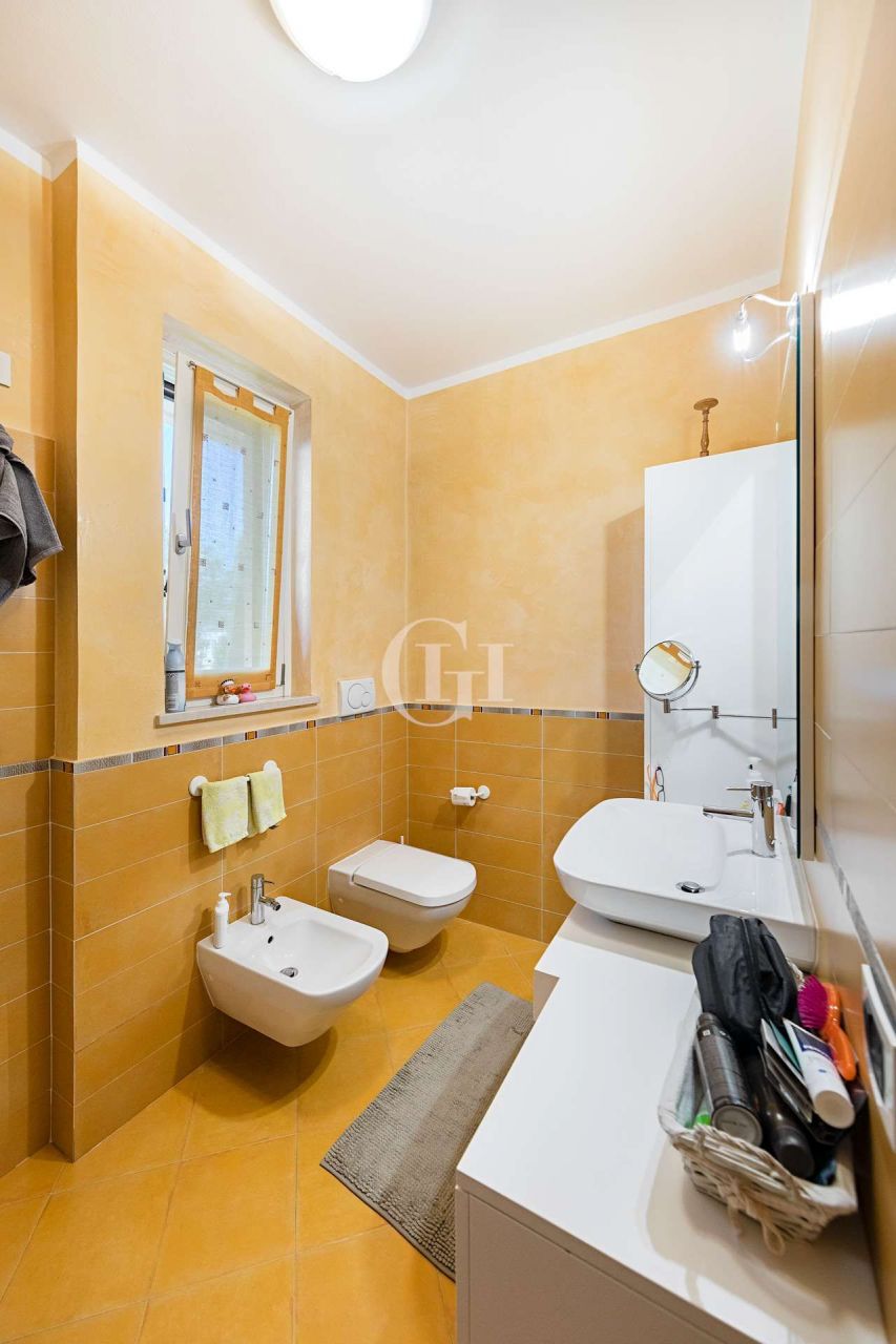 Вилла у озера Гарда, Италия, 180 м² - фото 14