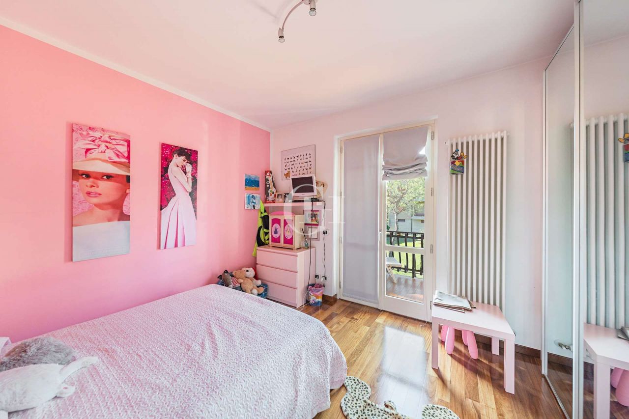 Вилла у озера Гарда, Италия, 180 м² - фото 12