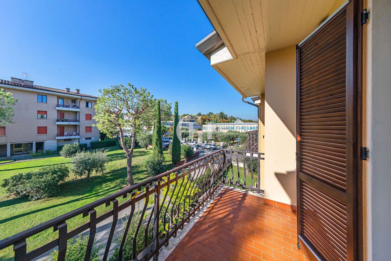 Вилла у озера Гарда, Италия, 180 м² - фото 13