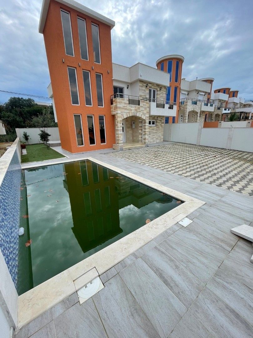 Вилла в Добра Воде, Черногория, 200 м² - фото 2