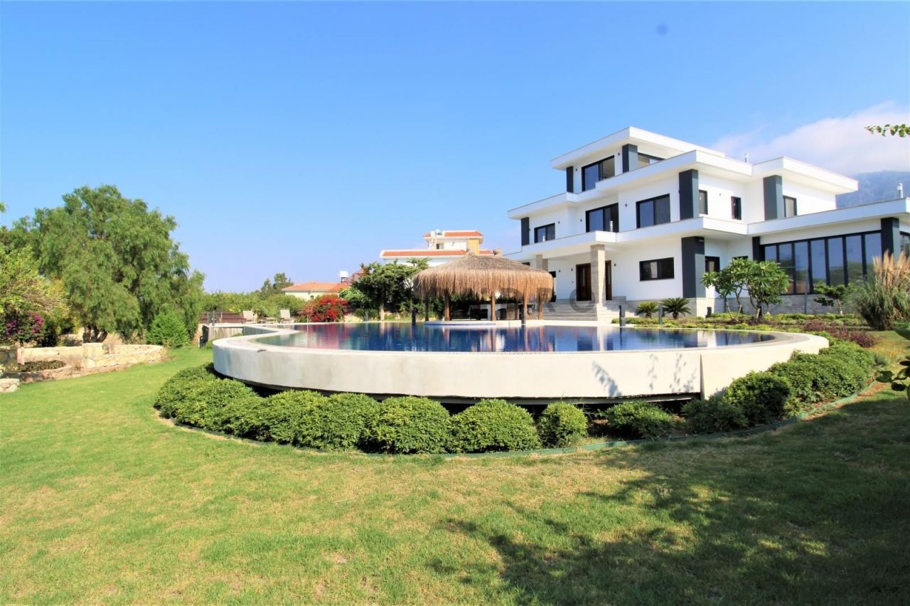 Дом в Алсанджаке, Кипр, 572 м2 - фото 1