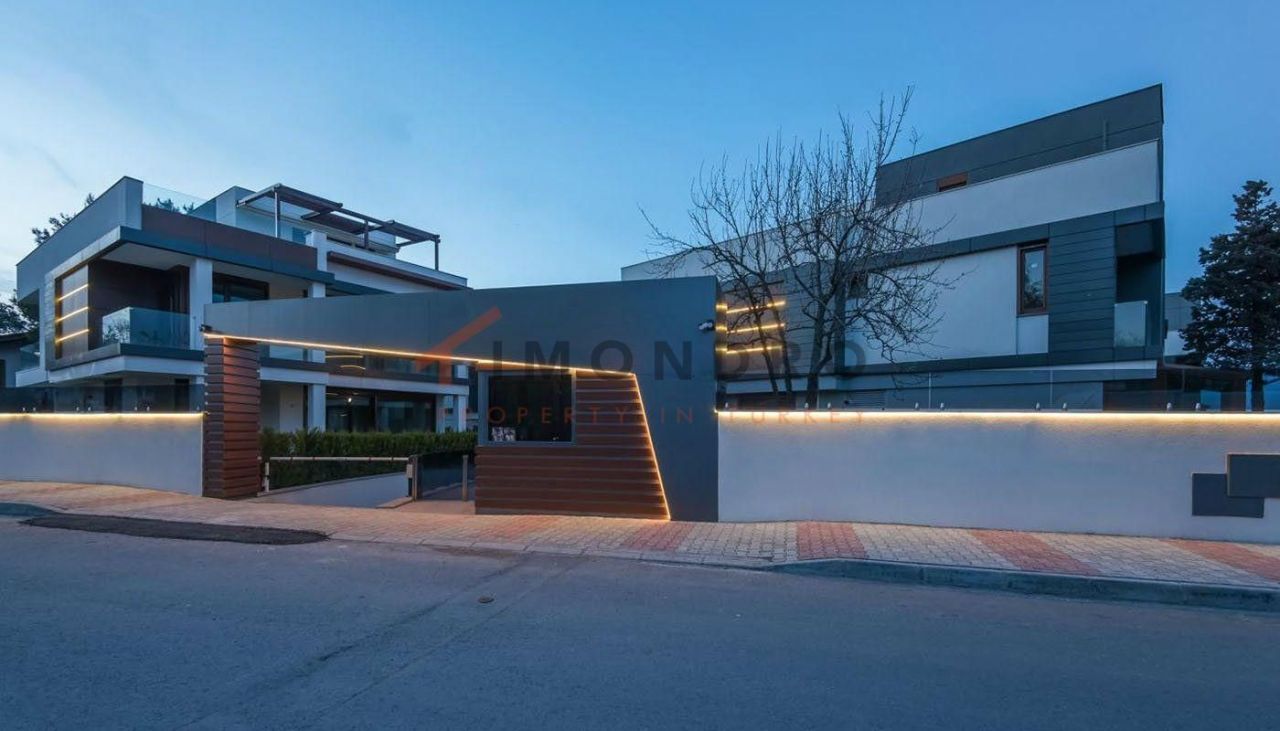 Дом в Тузла, Турция, 600 м² - фото 1