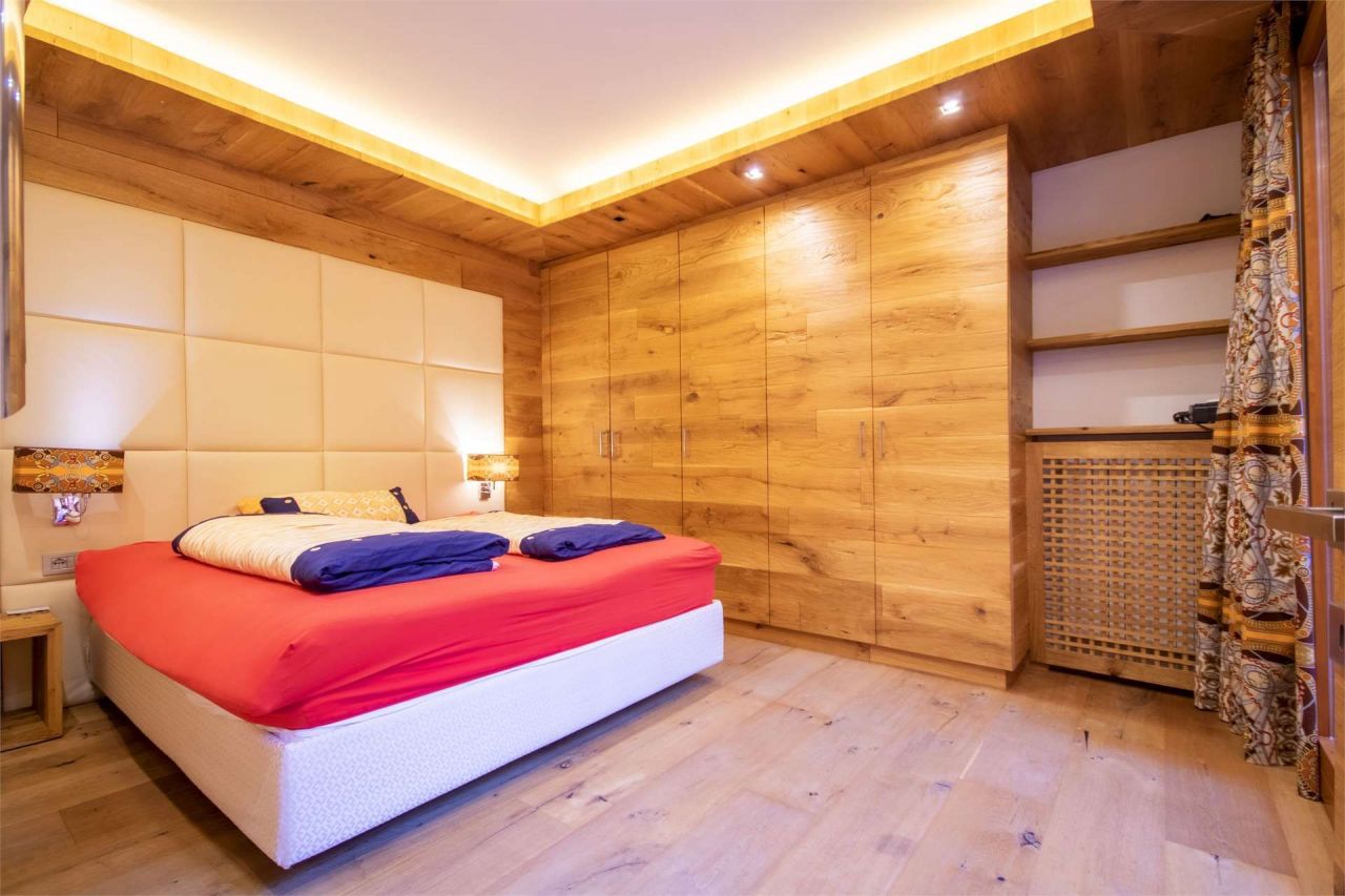 Вилла у озера Гарда, Италия, 353 м² - фото 13