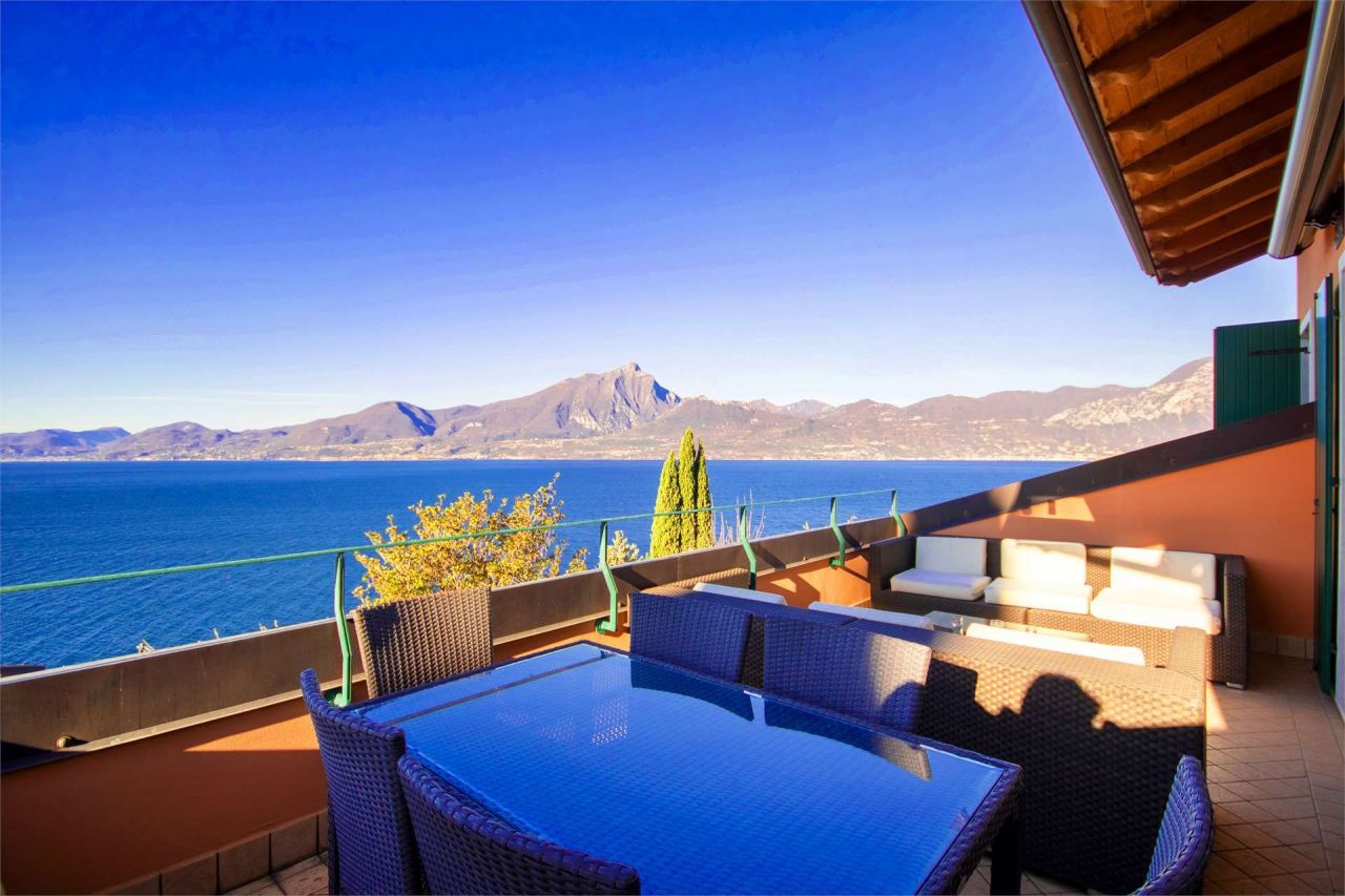 Вилла у озера Гарда, Италия, 353 м² - фото 9