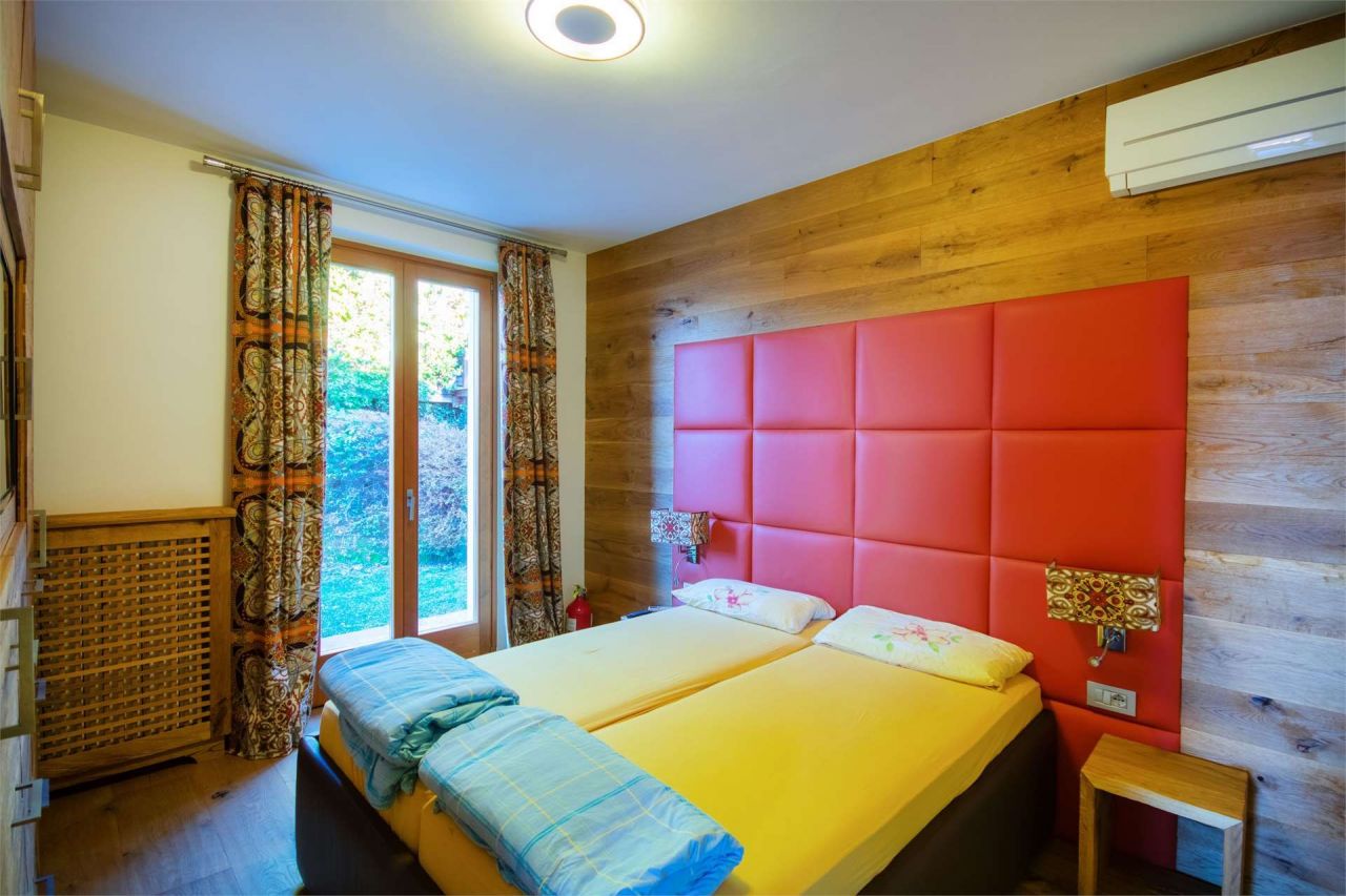 Вилла у озера Гарда, Италия, 353 м² - фото 12