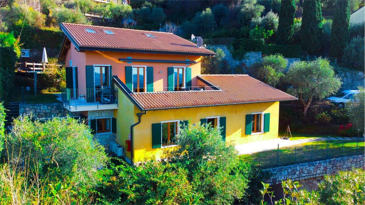 Вилла у озера Гарда, Италия, 353 м² - фото 18