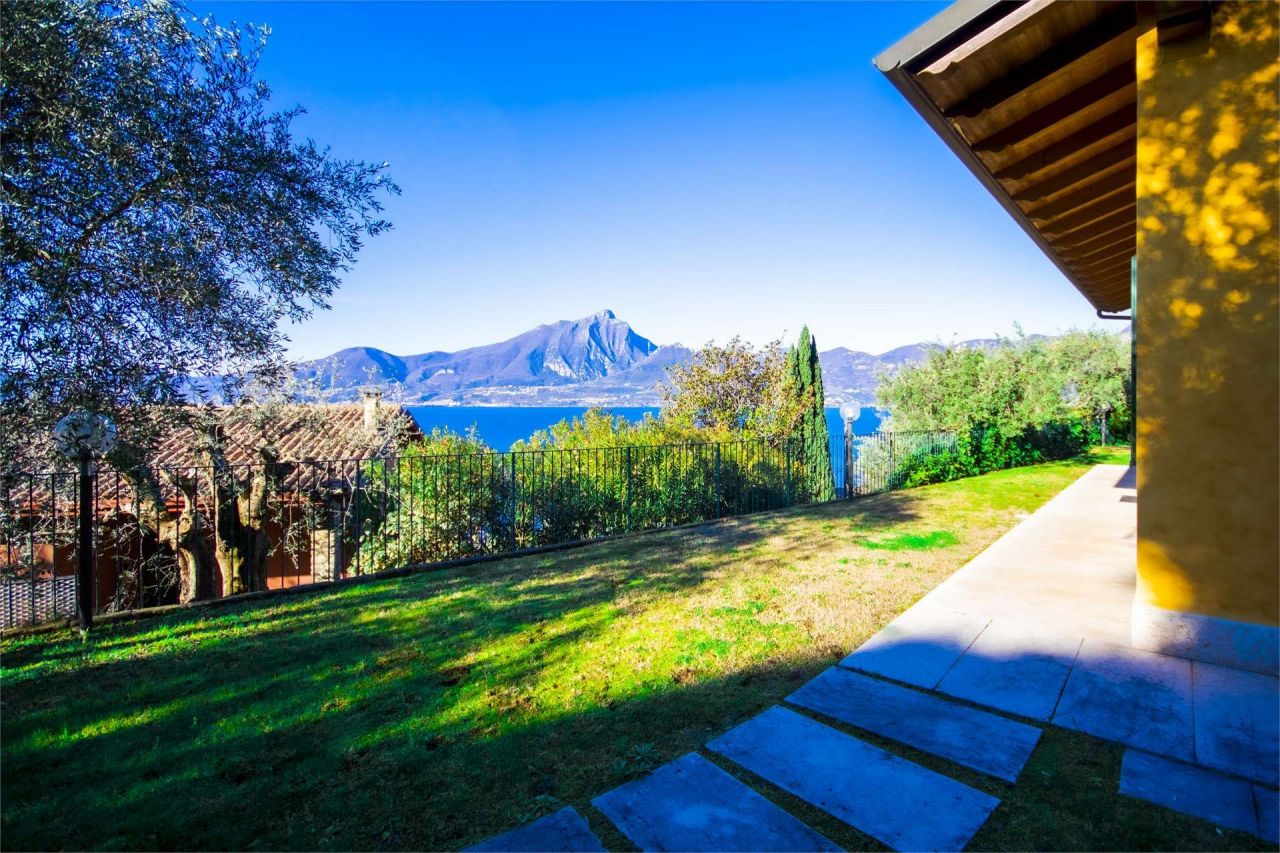 Вилла у озера Гарда, Италия, 353 м² - фото 3