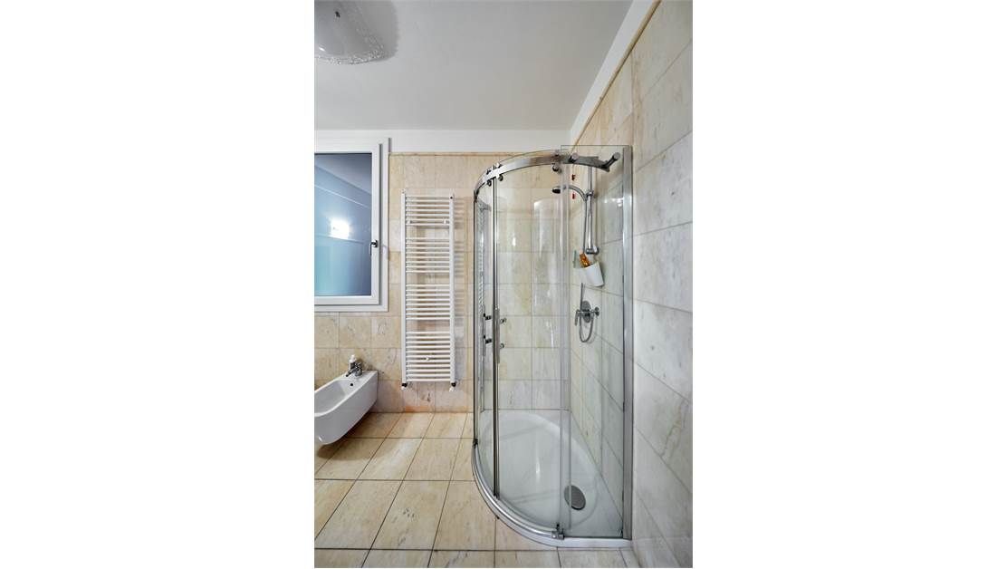 Апартаменты у озера Гарда, Италия, 68 м² - фото 14