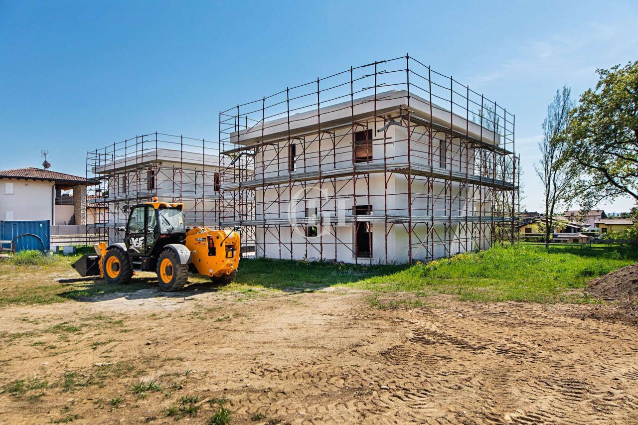 Вилла у озера Гарда, Италия, 210 м² - фото 4