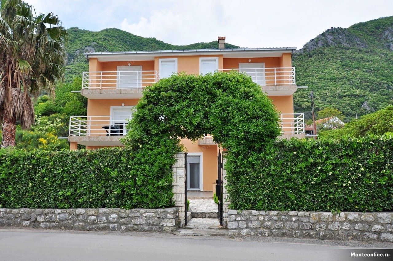 Дом в Которе, Черногория, 306 м2 - фото 1