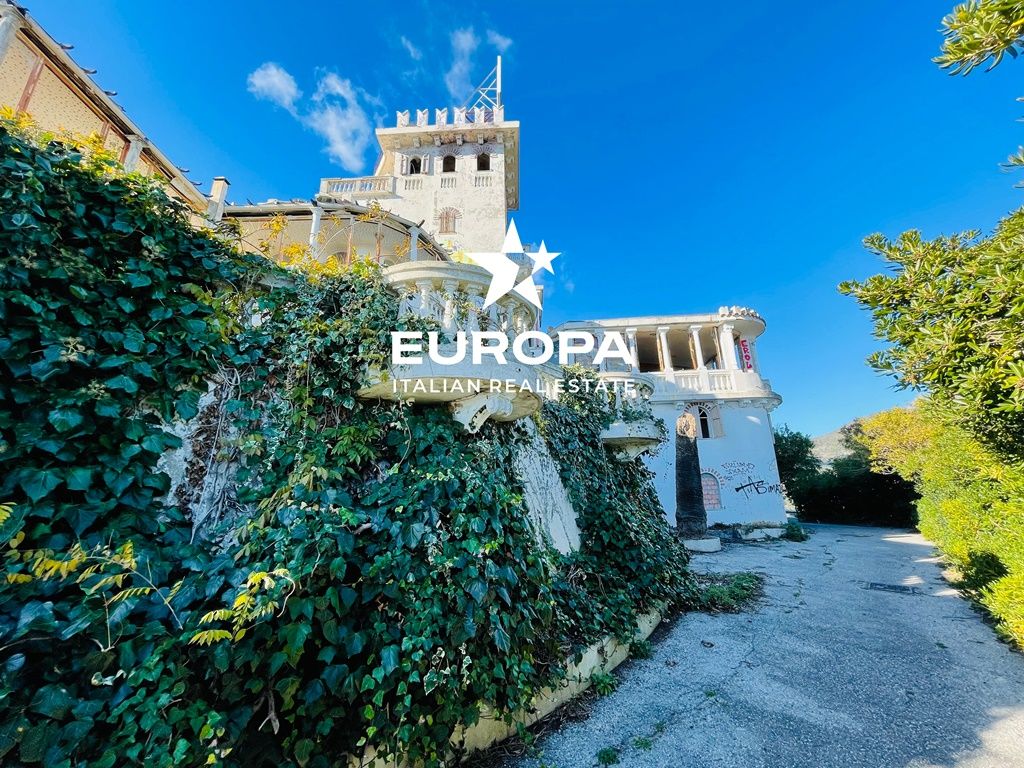 Замок в Алассио, Италия, 2 200 м² - фото 9