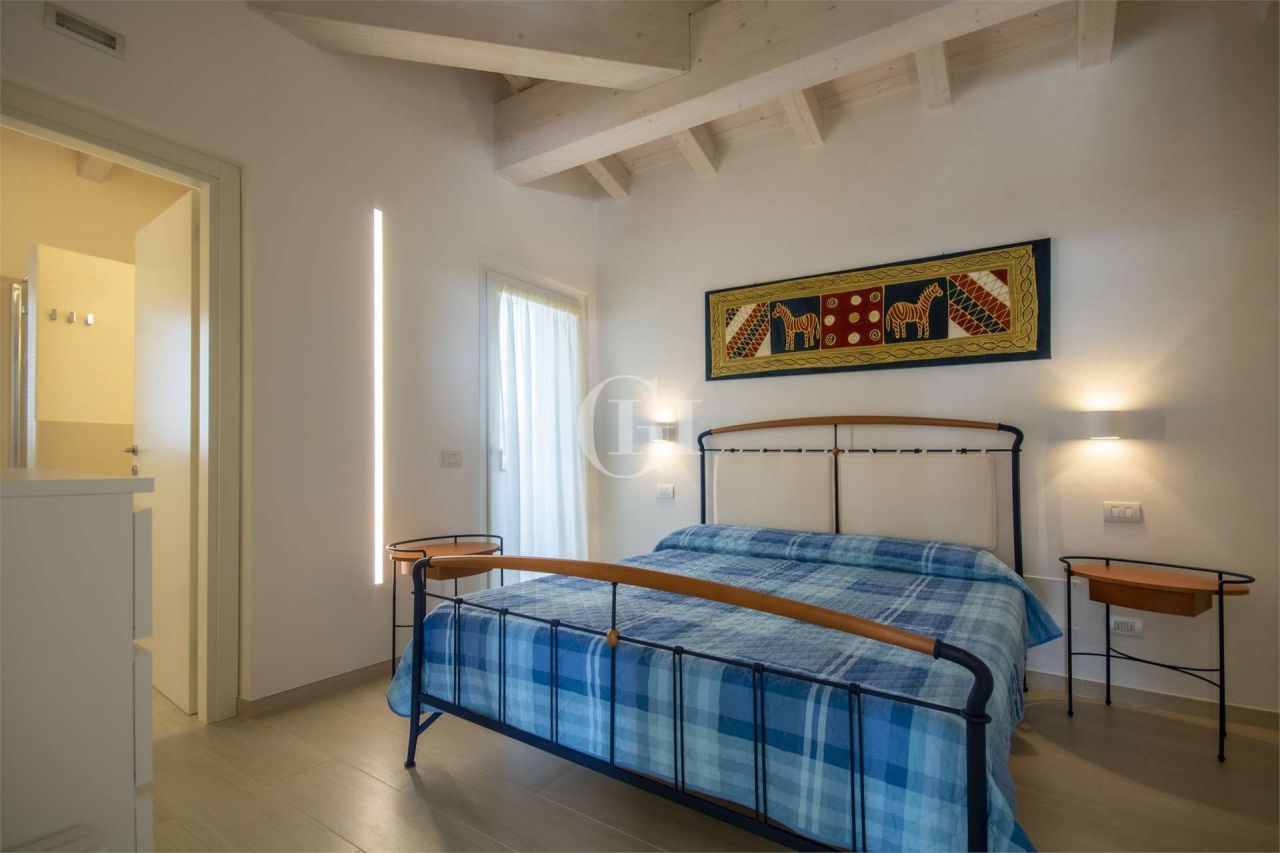 Вилла у озера Гарда, Италия, 500 м² - фото 14