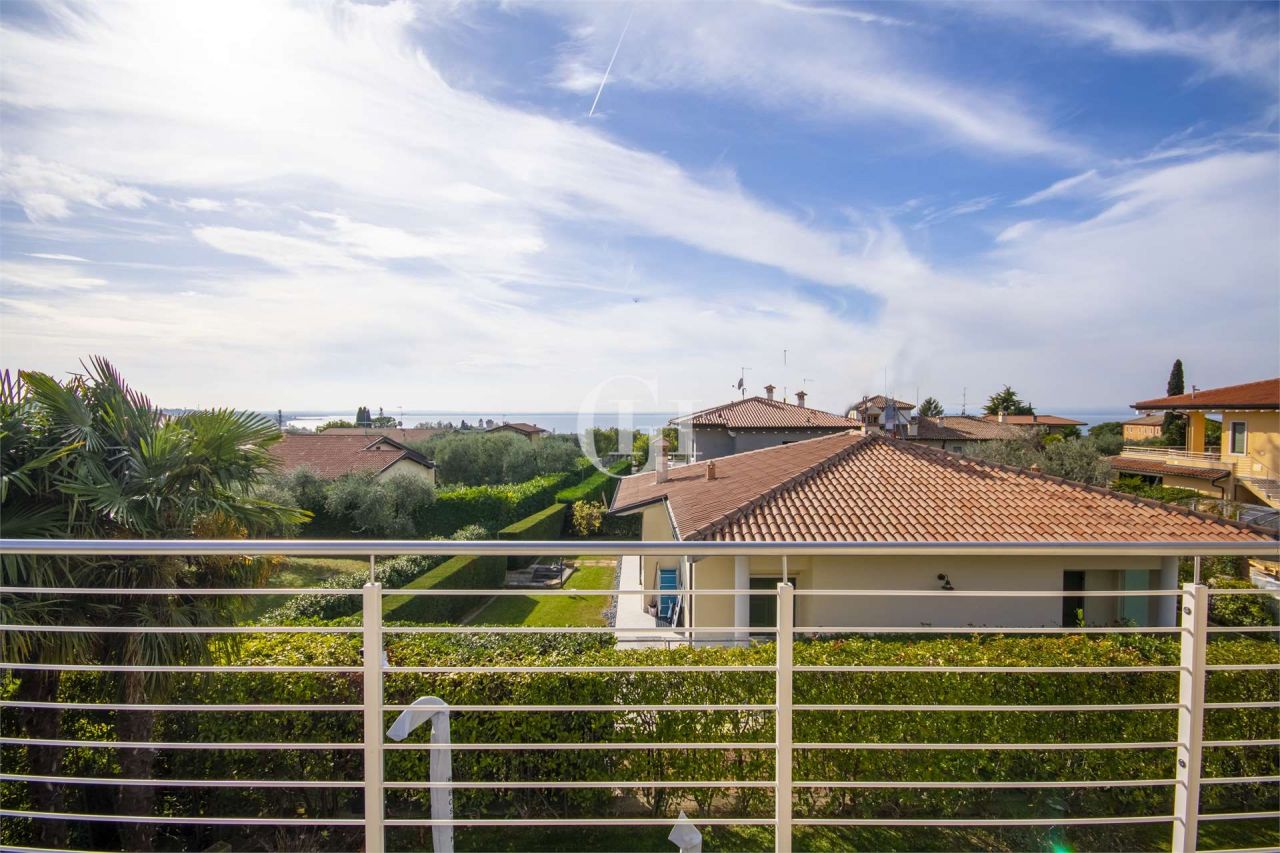 Вилла у озера Гарда, Италия, 500 м² - фото 16