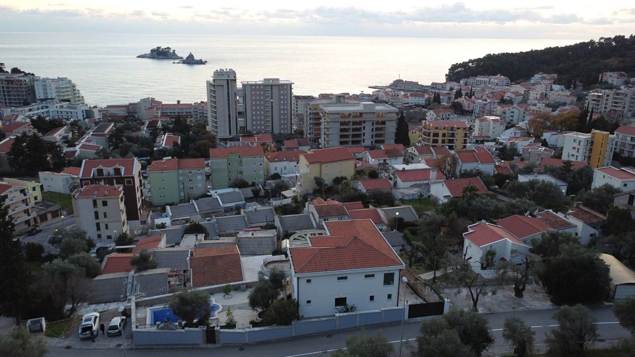 Вилла в Петроваце, Черногория, 422 м² - фото 2