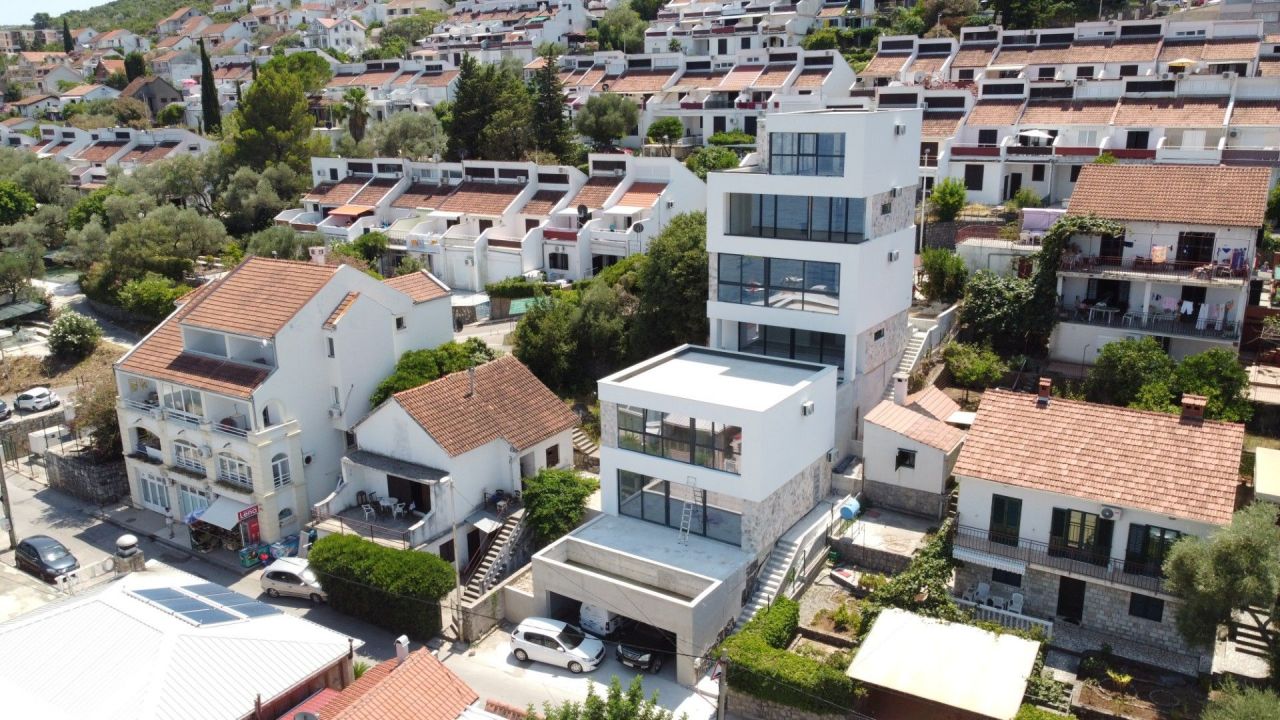 Вилла в Крашичах, Черногория, 200 м² - фото 5