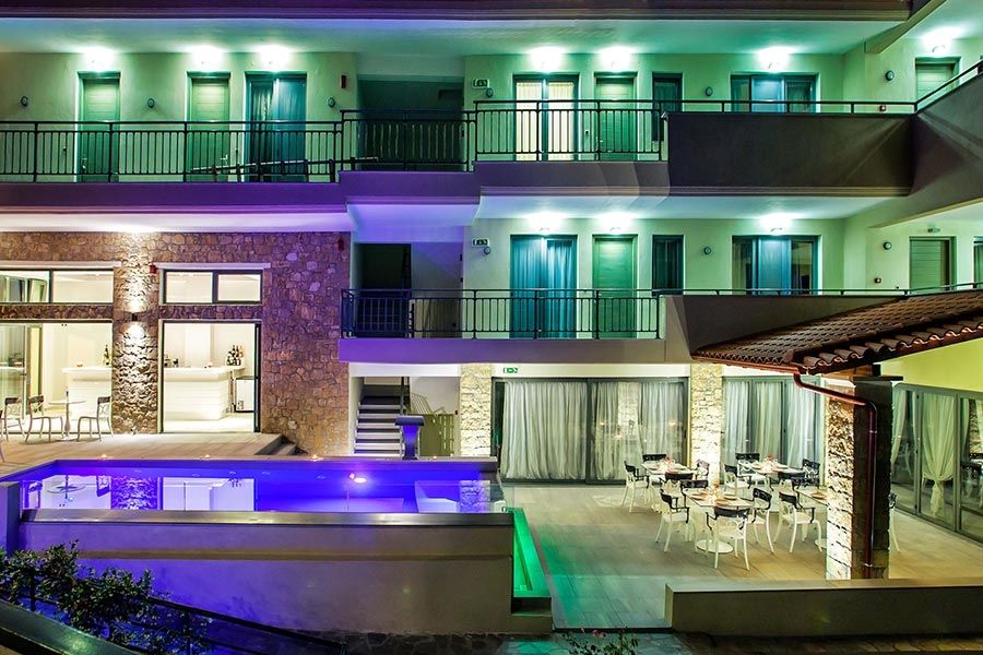 Отель, гостиница в Салониках, Греция, 1 650 м2 - фото 1