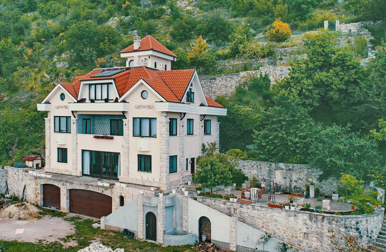 Вилла в Святом Стефане, Черногория, 392 м2 - фото 1