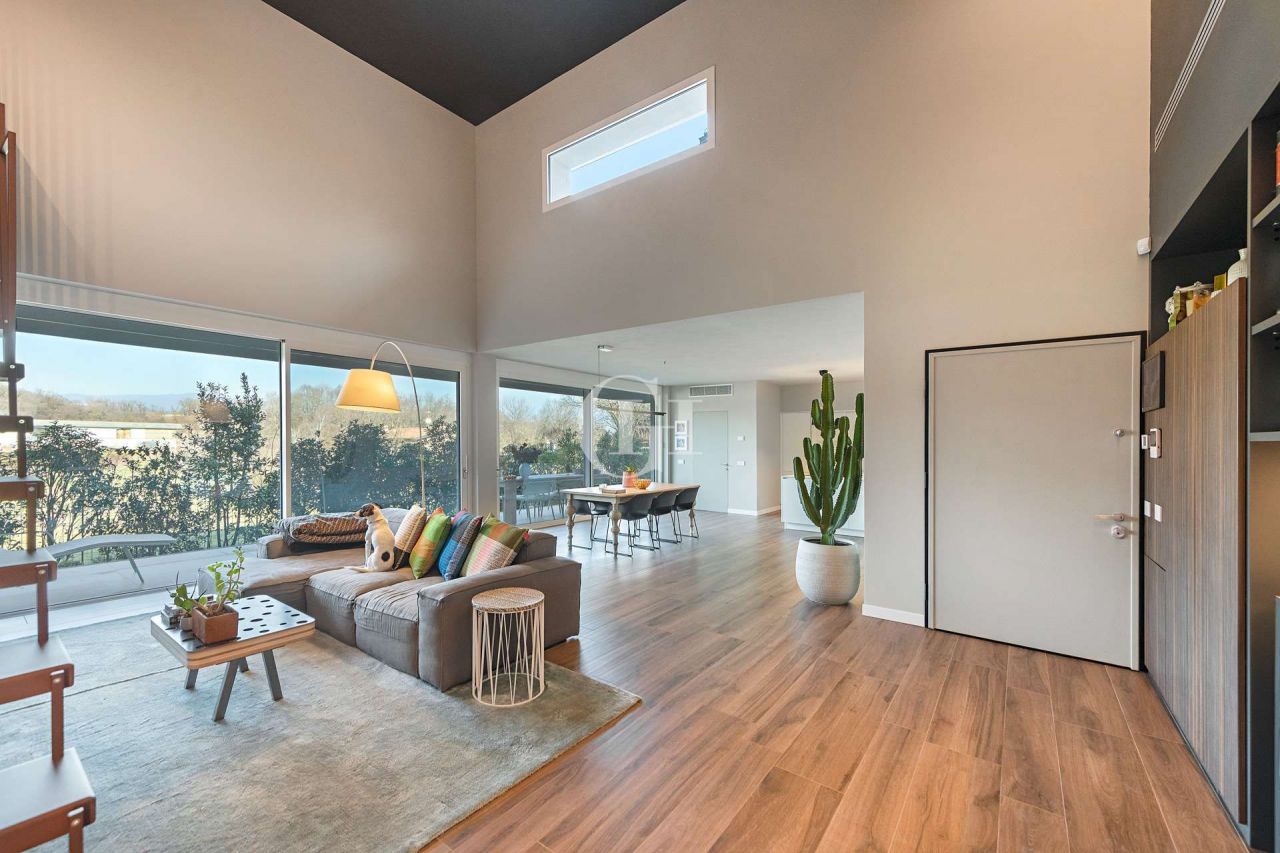 Вилла у озера Гарда, Италия, 230 м² - фото 3