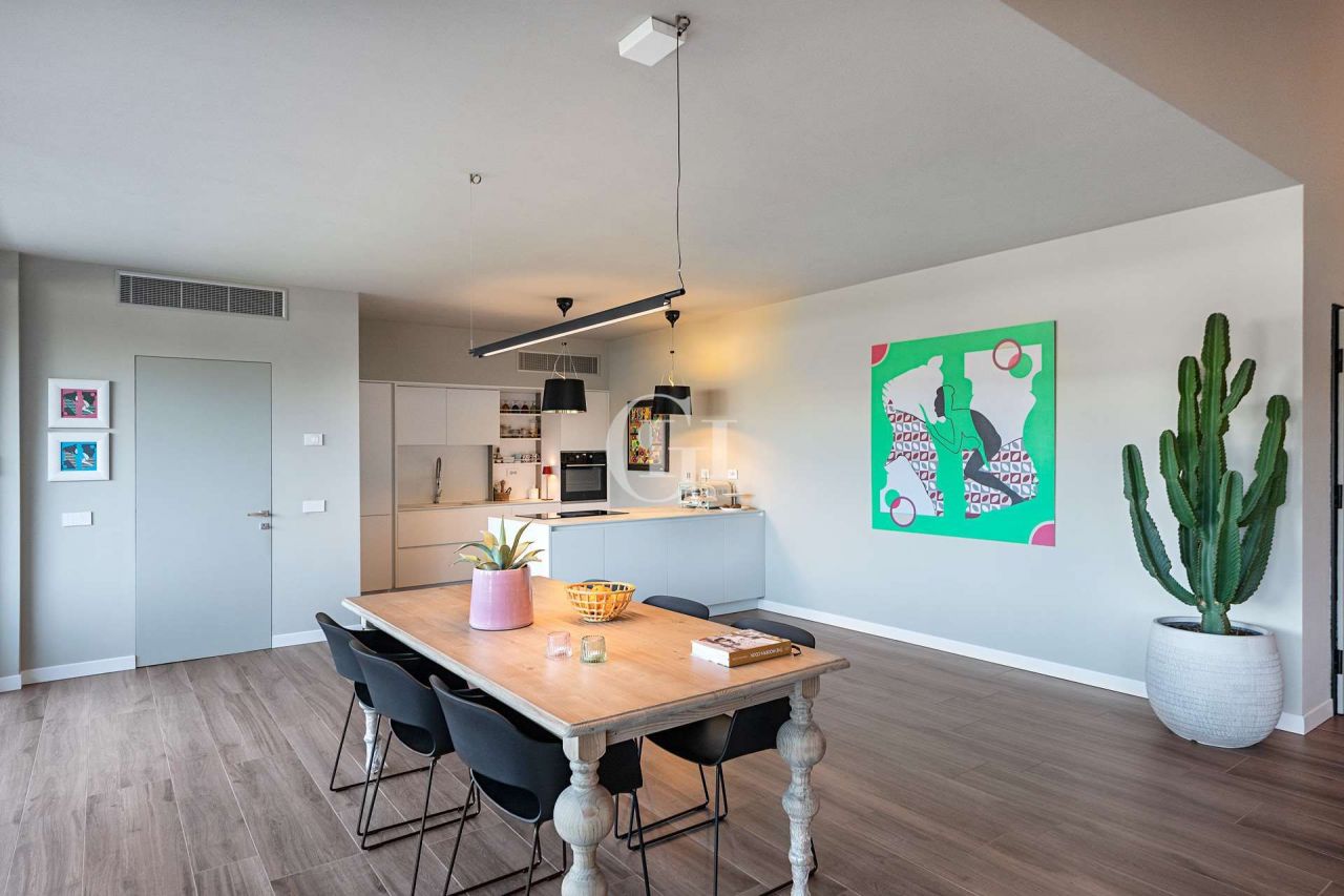 Вилла у озера Гарда, Италия, 230 м² - фото 4