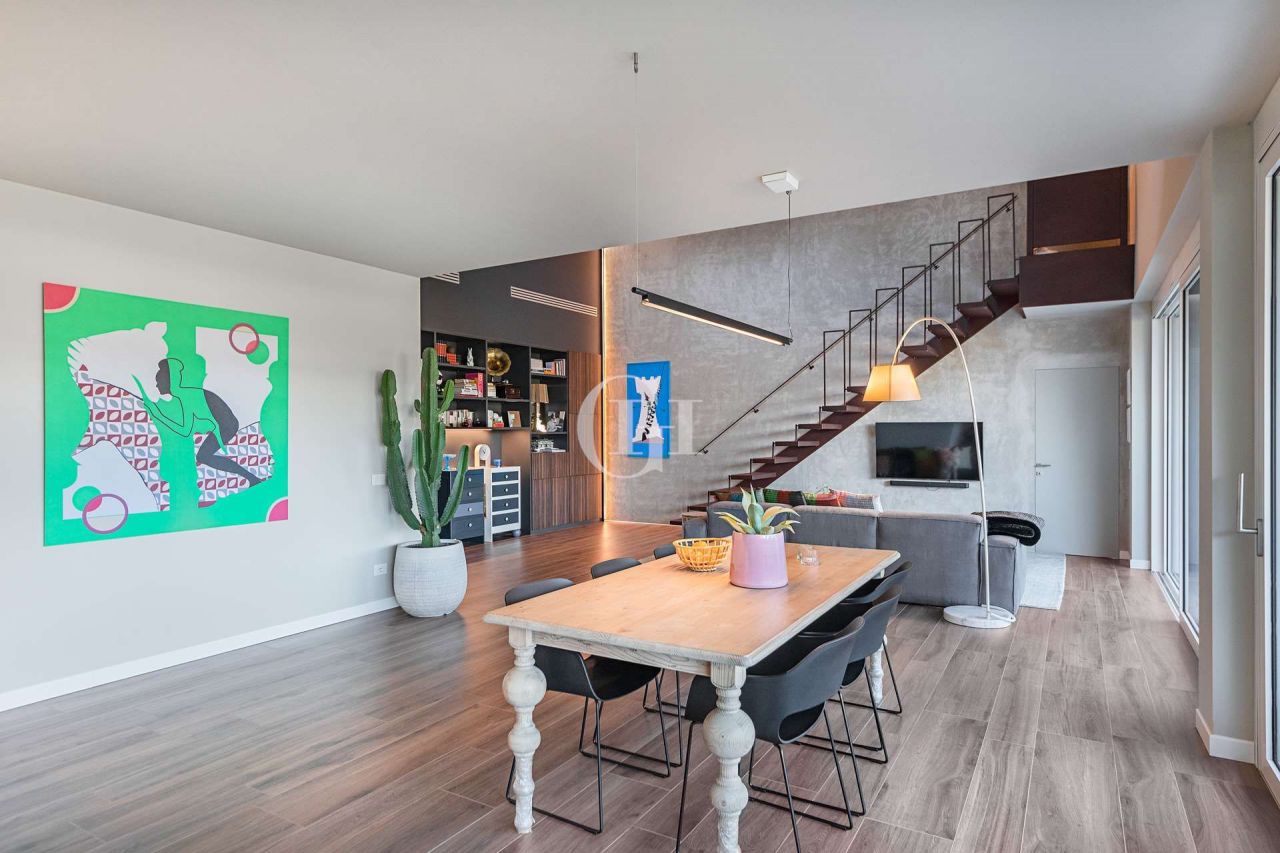 Вилла у озера Гарда, Италия, 230 м² - фото 6