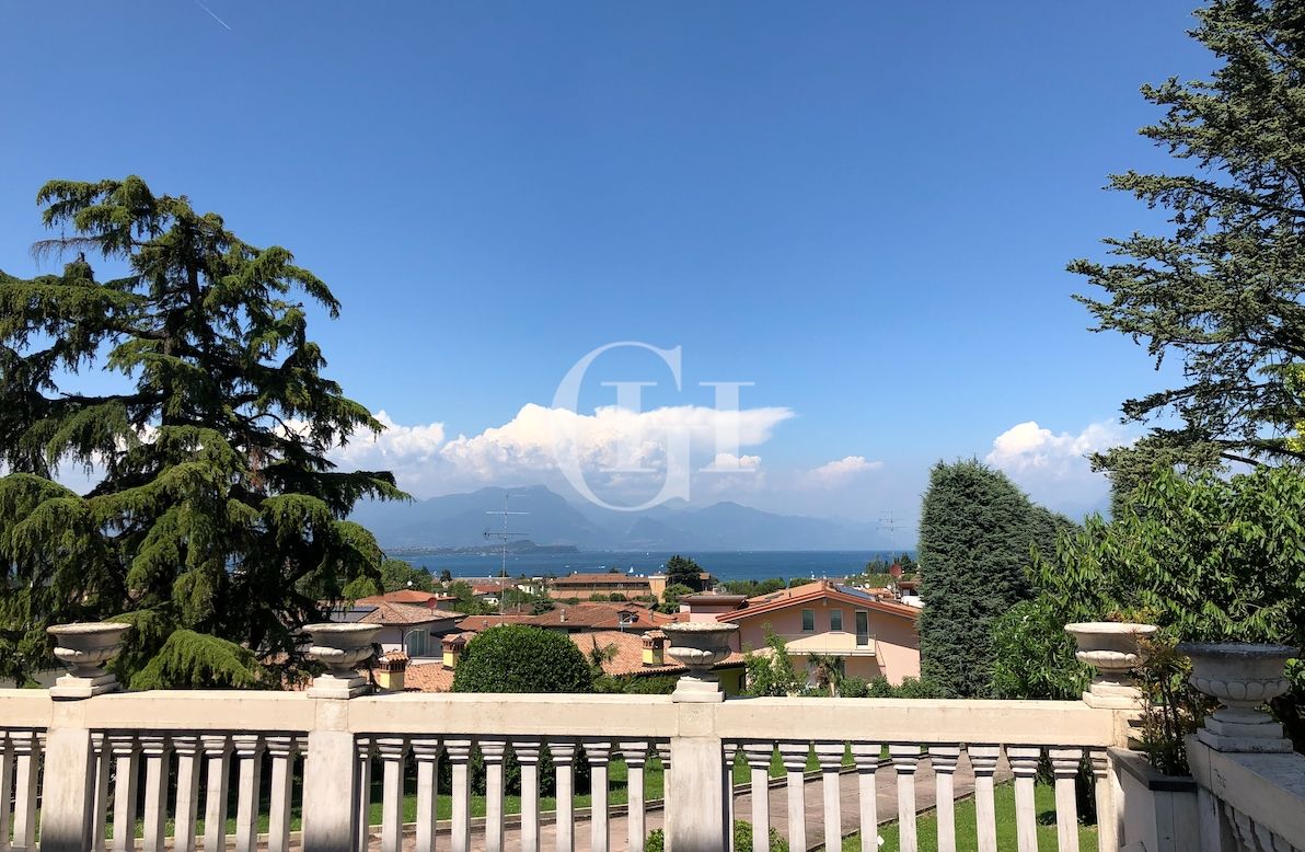 Вилла у озера Гарда, Италия, 525 м² - фото 4