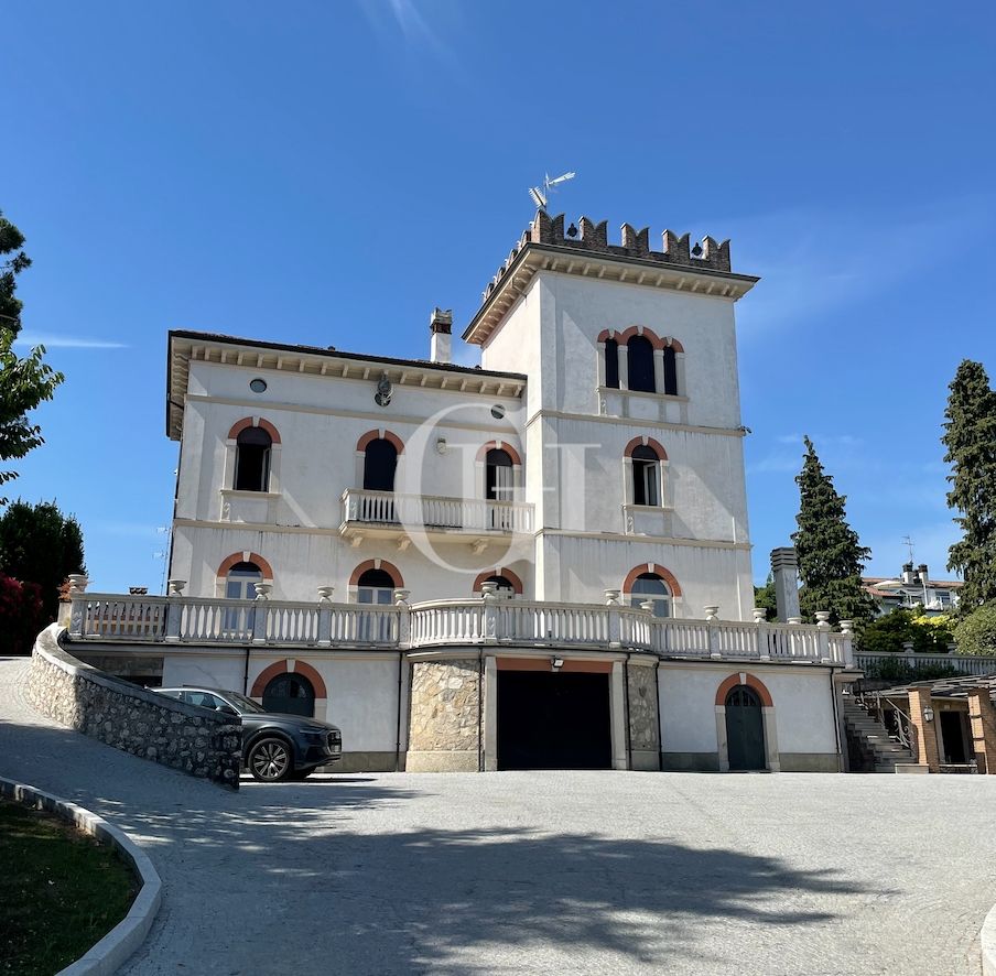 Вилла у озера Гарда, Италия, 525 м² - фото 6