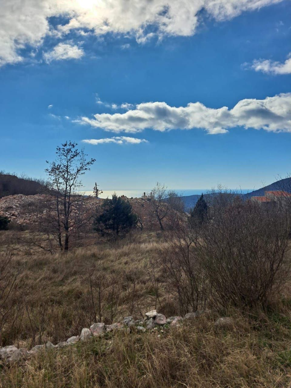 Земля в Лапчичах, Черногория, 2 000 м2 - фото 1