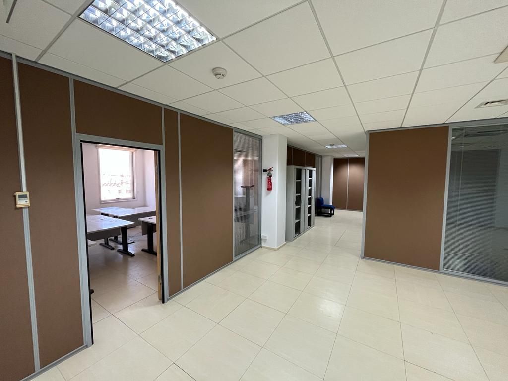 Офис в Пафосе, Кипр, 211 м2 - фото 1