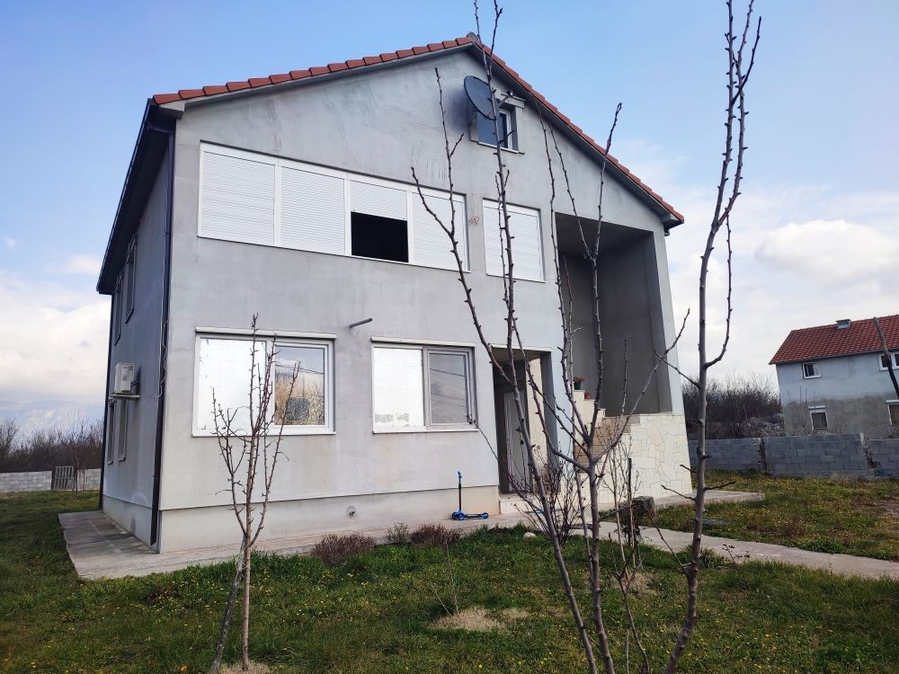 Дом в Даниловграде, Черногория, 200 м² - фото 2