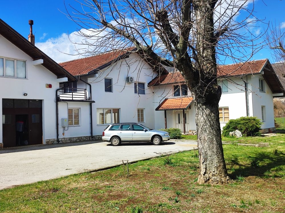 Доходный дом в Никшиче, Черногория, 1 500 м² - фото 3