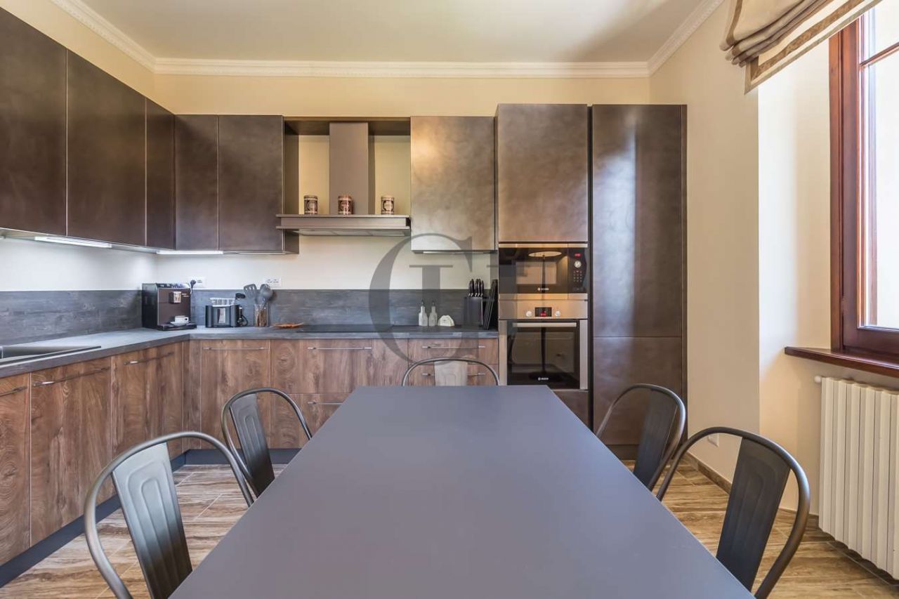 Вилла у озера Комо, Италия, 260 м² - фото 12