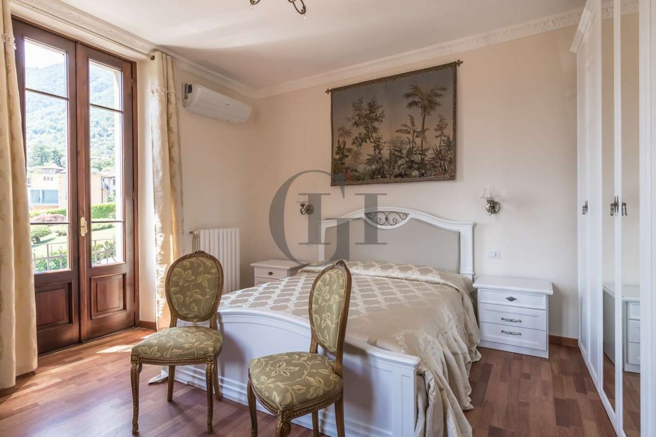 Вилла у озера Комо, Италия, 260 м² - фото 15