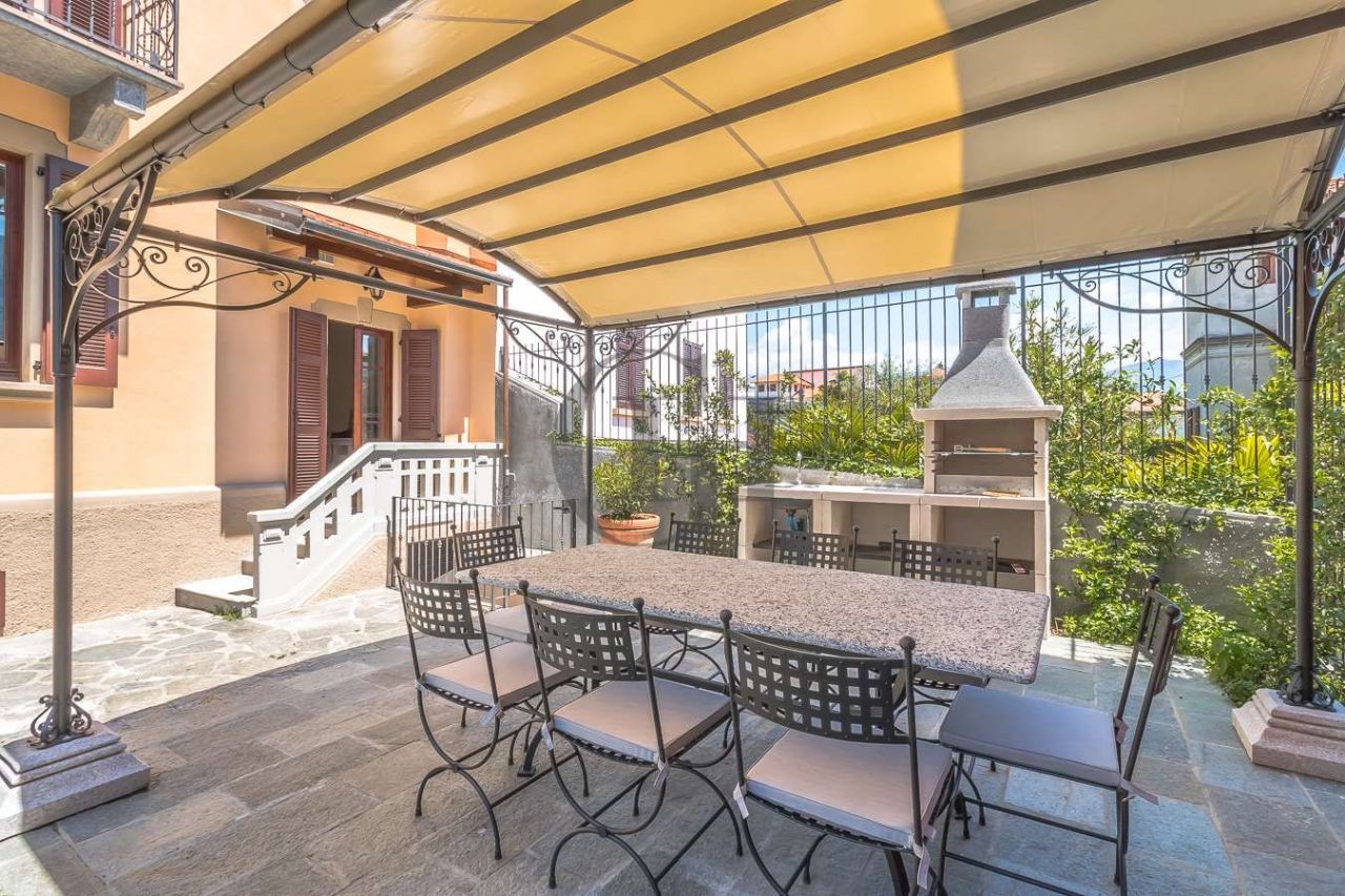 Вилла у озера Комо, Италия, 260 м² - фото 4