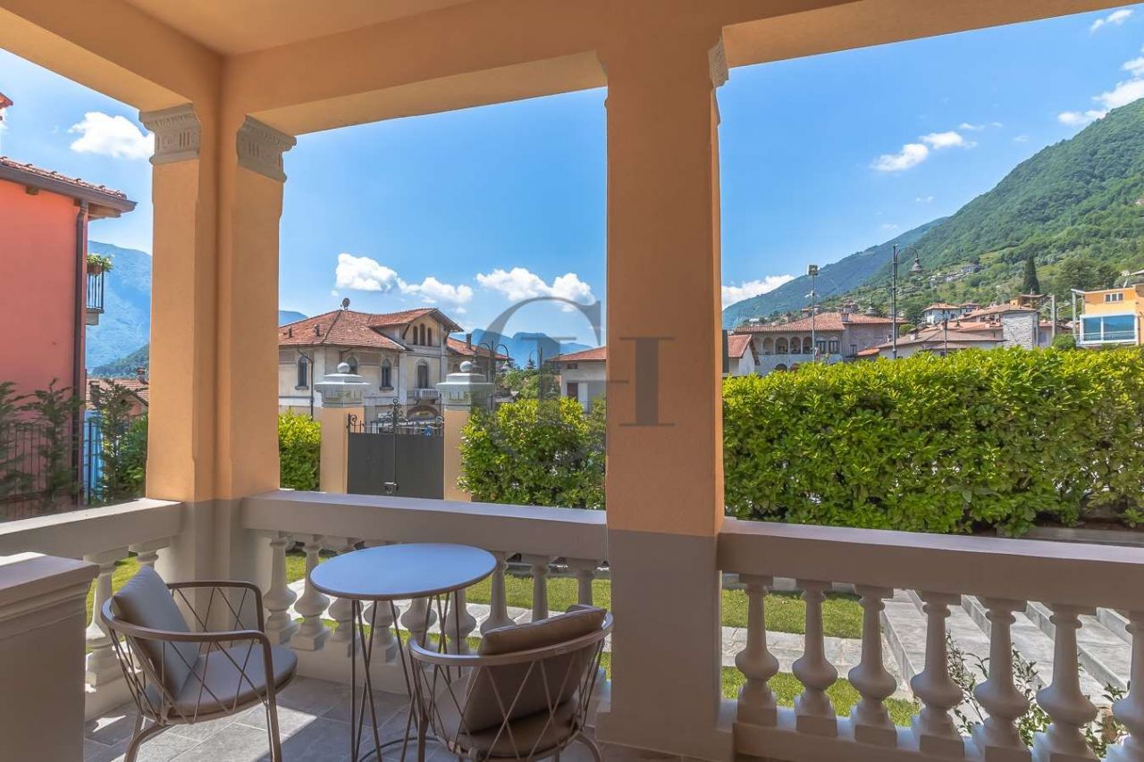 Вилла у озера Комо, Италия, 260 м² - фото 3