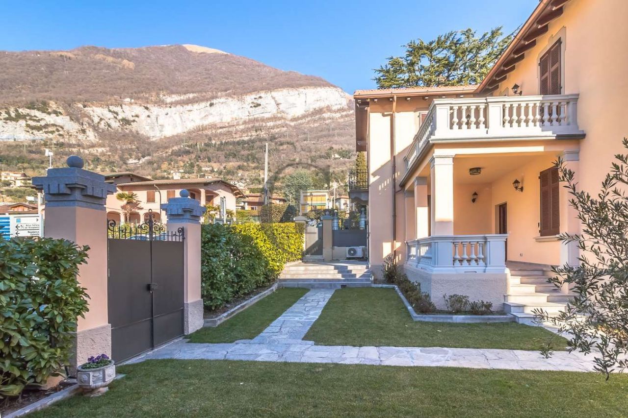 Вилла у озера Комо, Италия, 260 м² - фото 17