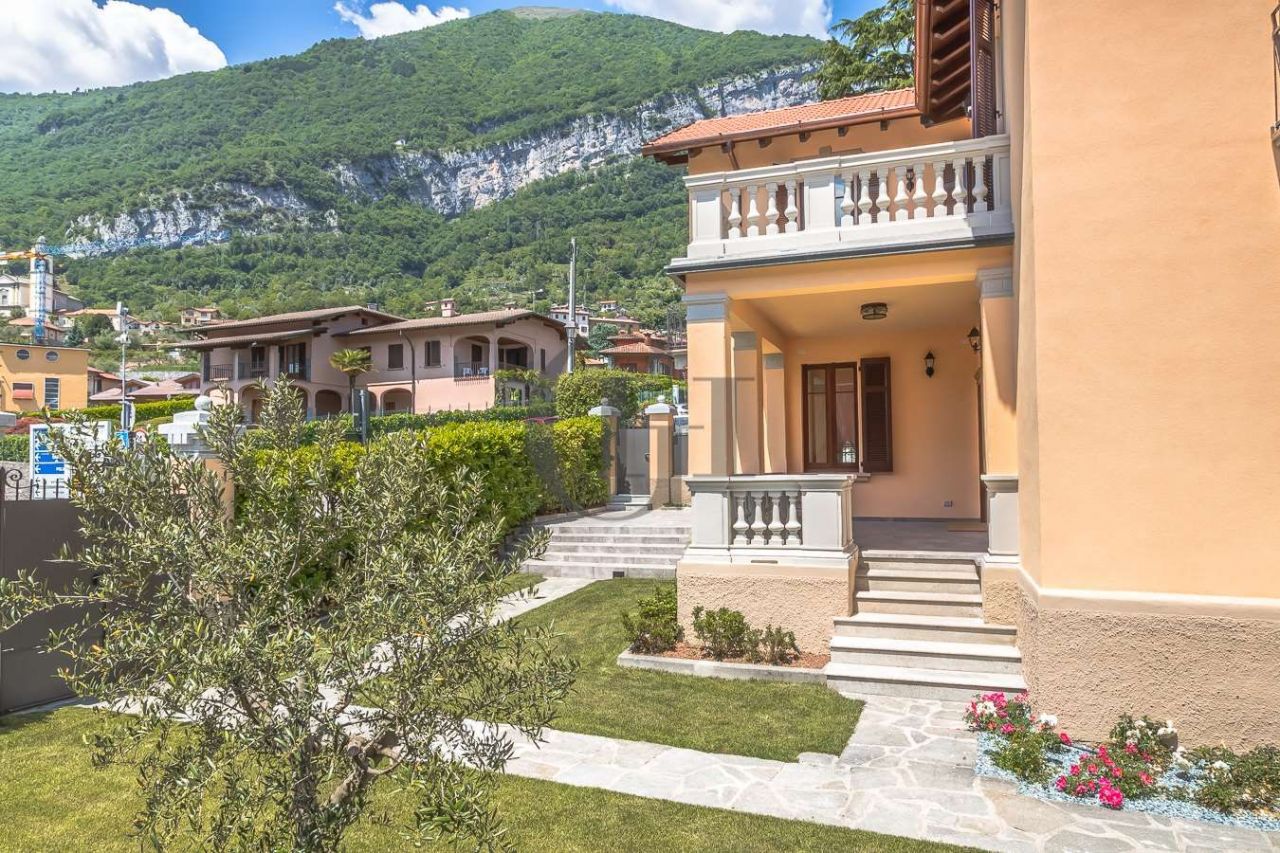 Вилла у озера Комо, Италия, 260 м² - фото 2