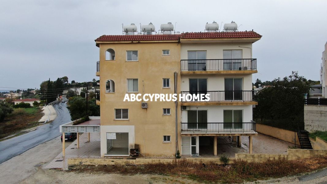 Доходный дом в Пафосе, Кипр, 646 м2 - фото 1