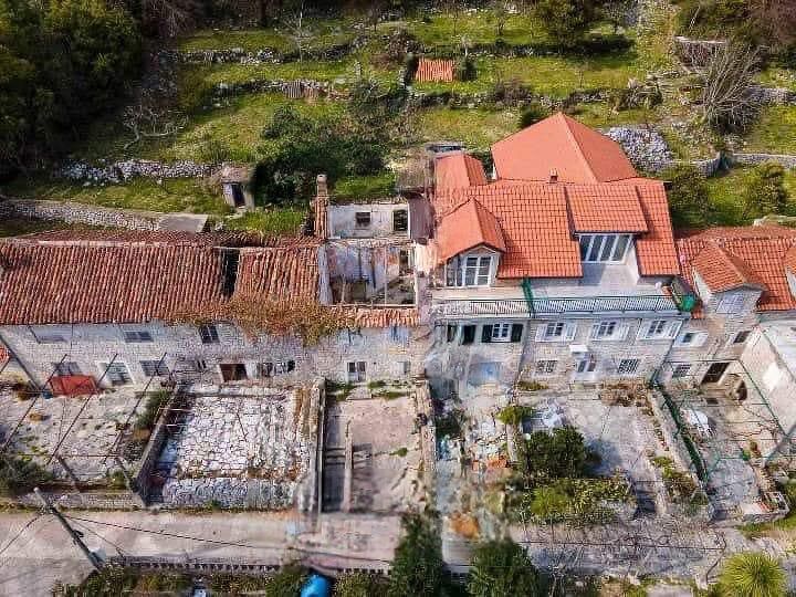 Коммерческая недвижимость в Морини, Черногория, 90 м2 - фото 1