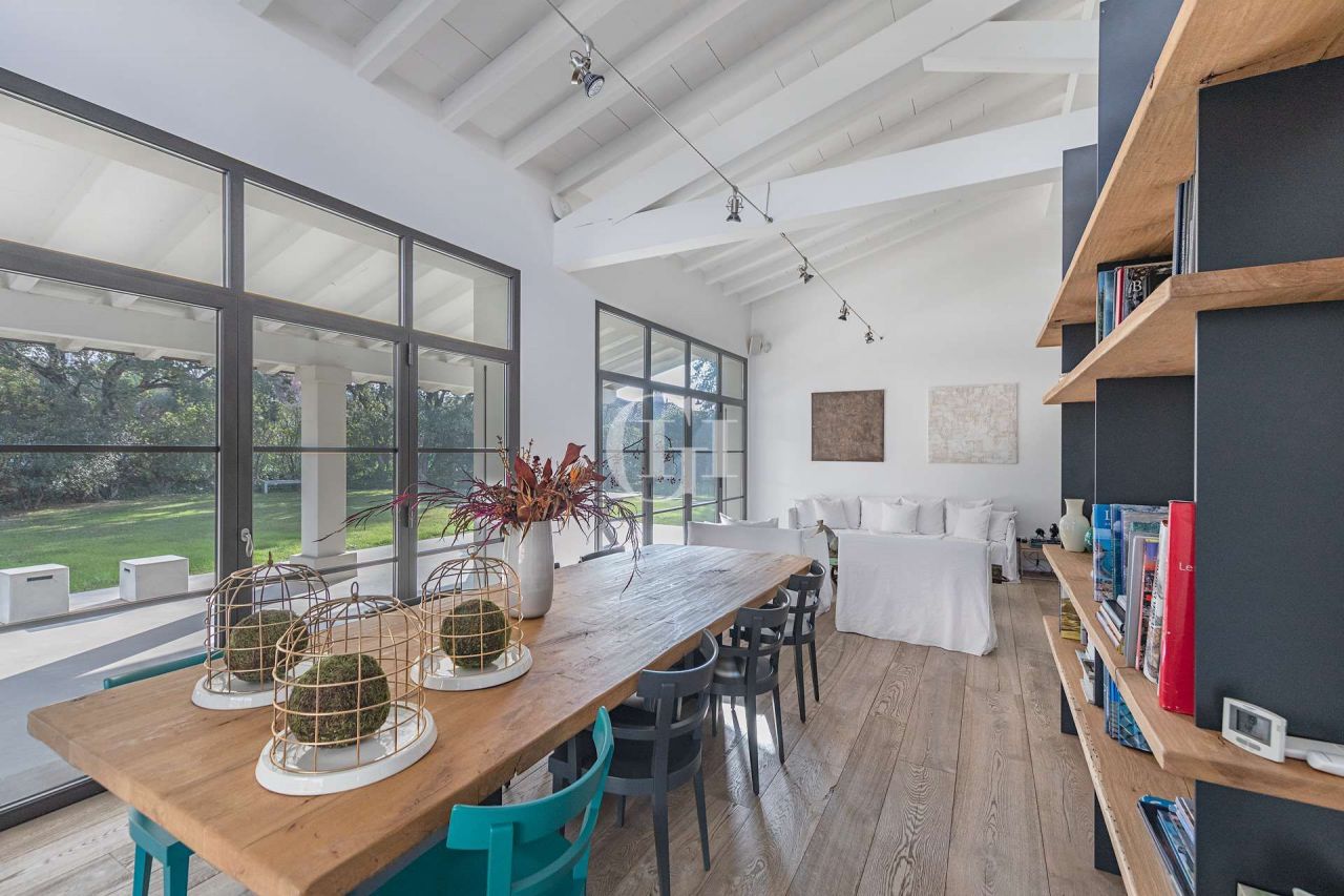 Вилла у озера Гарда, Италия, 473 м² - фото 5