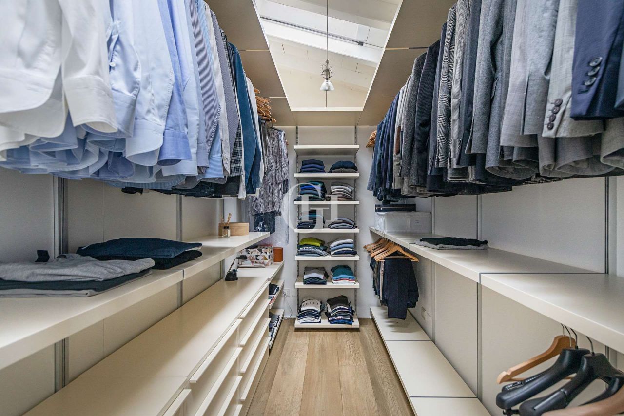 Вилла у озера Гарда, Италия, 473 м² - фото 13